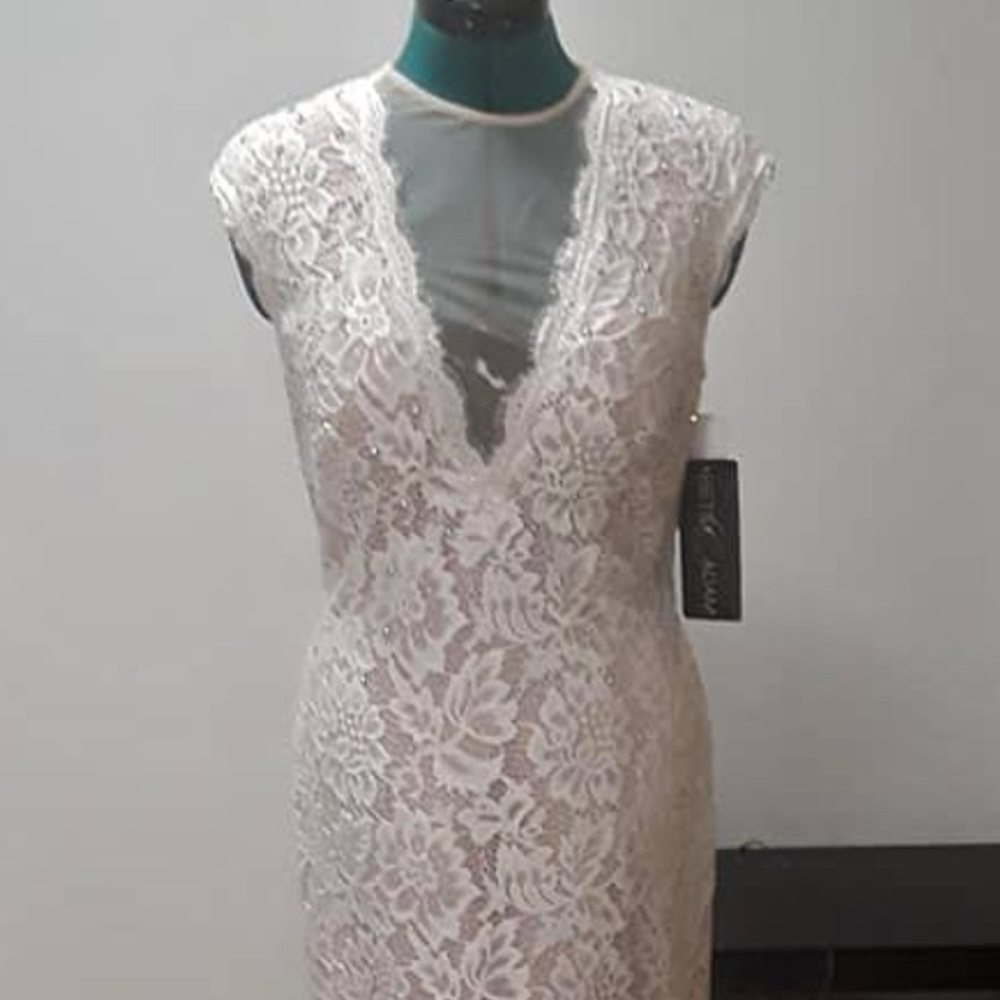 Betsy and Adam Ivory lace dress